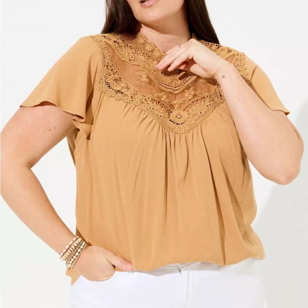 Torrid size 2 washable crinkle gauze yoke flutter short sleeved blouse